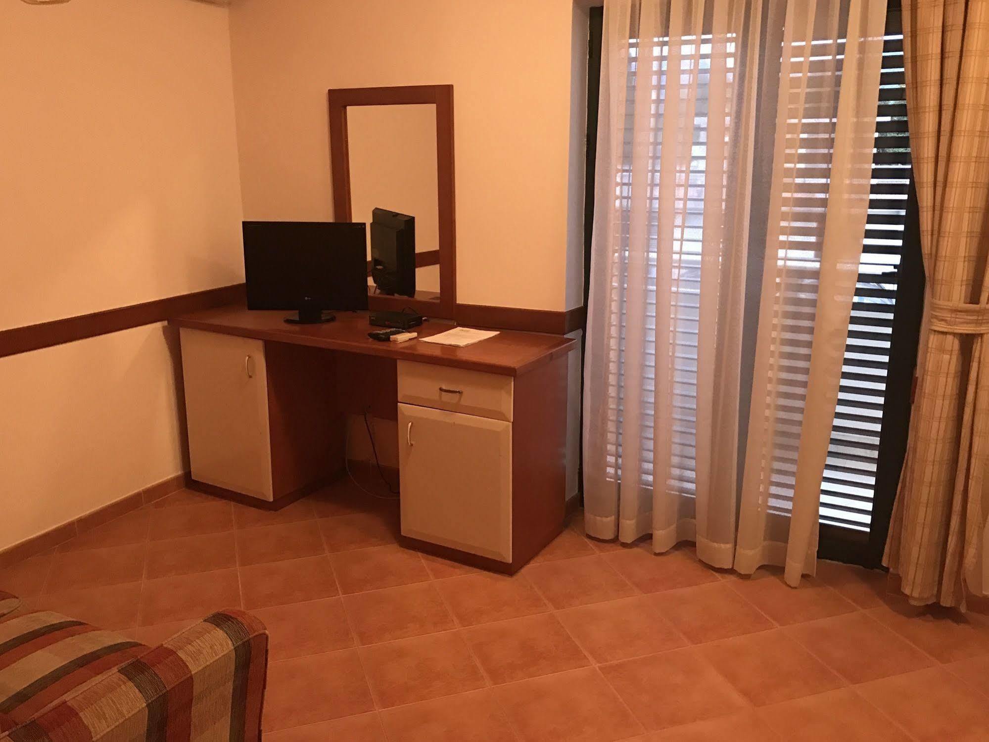Boutique Hotel Villa Royal Tivat Kültér fotó